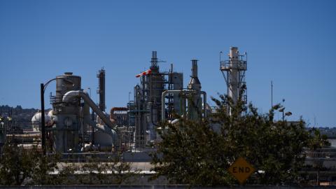 WILMINGTON, CA - SEPTEMBER 21: An active oil refinery on September 21, 2022 in Wilmington, California. Gas prices have increased for the first time in almost 100 days. (Photo by Allison Dinner/Getty Images)