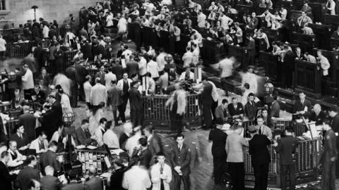 Wall Street stock exchange floor, October 25, 1937 (ARCHIVES/AFP/Getty Images).