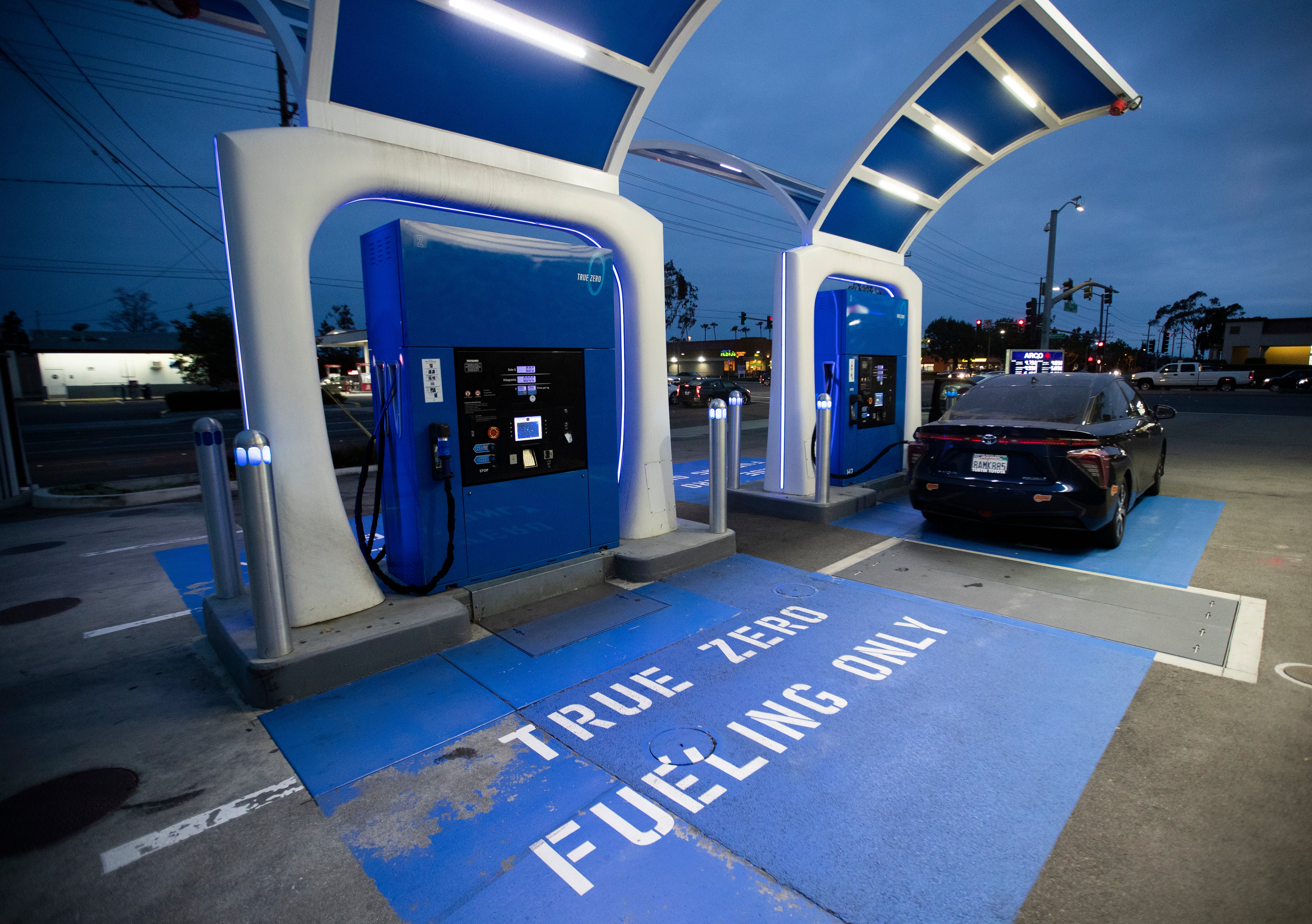 Navigating the Crossroads: Balancing American Energy Policy and the Rise of Clean Hydrogen