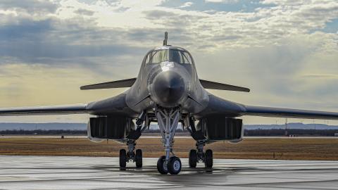 b1b lancer jet air force nuclear