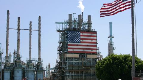 CARSON, CA - AUGUST 07: The BP West Coast Products LLC Carson oil refinery on August 7, 2006 in Carson, California. BP Global is shutting down its Prudhoe Bay oil field operations, the nation?s largest, on Alaska's North Slope because of severe corrosion in an oil transit line. The shutdown will cut supplies to West Coast refineries and will drive oil and gasoline prices sharply higher, raising new criticisms of the company's safety record. British Petroleum (BP) is facing a criminal investigation over a ma