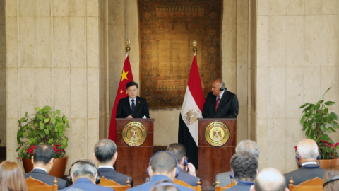 On January 15, 2023 local time, when jointly meeting the press with Egyptian Foreign Minister Sameh Shoukry in Cairo, Foreign Minister Qin Gang said that in recent years, the countries and people of the Middle East have constantly strengthened themselves through unity, strived to advance development and revitalization, actively advocated inter-civilization exchanges, and stayed committed to defending fairness and justice, and serve as an important force in a multi-polar world. On the other hand, the Middle 