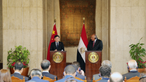 On January 15, 2023 local time, when jointly meeting the press with Egyptian Foreign Minister Sameh Shoukry in Cairo, Foreign Minister Qin Gang said that in recent years, the countries and people of the Middle East have constantly strengthened themselves through unity, strived to advance development and revitalization, actively advocated inter-civilization exchanges, and stayed committed to defending fairness and justice, and serve as an important force in a multi-polar world. On the other hand, the Middle