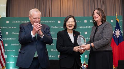President and CEO John P. Walters and Board of Trustees Chair Sarah Stern present President Tsai Ing-wen with Hudson's Global Leadership Award. 