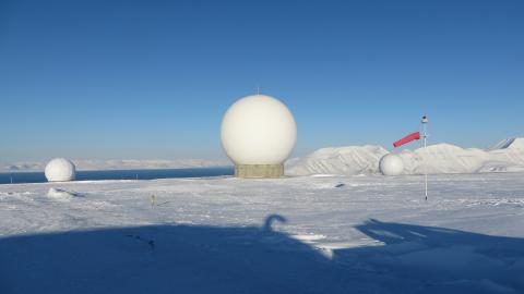 Radar domes in Svalbard, Norway. (Bernt Rostad via Flickr)