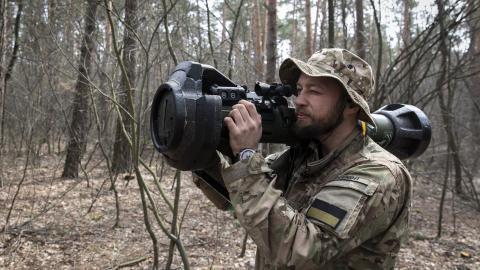 Ukrainian soldier demonstrates firing the MBT-NLAW provided by the United Kingdom. (Alex Chan Tsz Yuk via Getty Images)