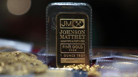 a one-ounce gold bar is displayed at Witter Coins on October 07, 2025 in San Francisco, California. Investors pushed the price of gold to $4,000 per ounce for the first time, and it has surged more than 50 percent this year. (Photo Illustration by Justin Sullivan/Getty Images)