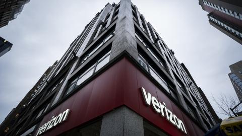A Verizon store stands on January 14, 2025, in New York City. (Getty Images)