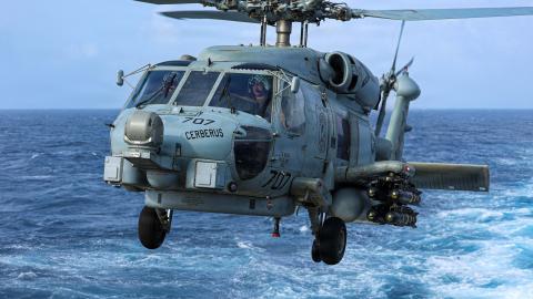 An MH-60R Sea Hawk helicopter takes off from the flight deck of Arleigh Burke–class guided-missile destroyer USS Mason in the Arabian Sea on June 20, 2026. (US Navy)