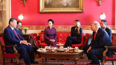 Chinese President Xi Jinping and his wife Peng Liyuan have a chat over tea with US President Donald Trump and his wife Melania Trump at the White House in Washington, DC, September 25, 2026. (Getty Images)