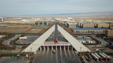 A truck drives through the Alataw Pass Comprehensive Bonded Zone in northwest China’s Xinjiang Uygur Autonomous Region. Located in the Mongolian Autonomous Prefecture of Bortala in Xinjiang, the Alataw Pass borders Kazakhstan. (Getty Images)