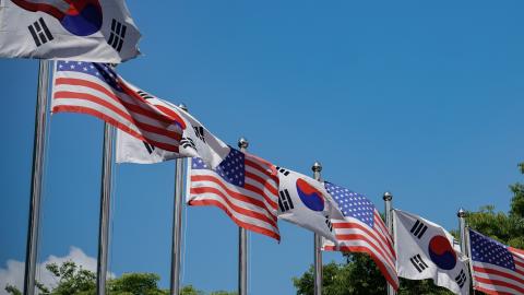 Flags ROK and USA