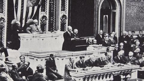 President Wilson in Congress recommending the U.S. enter the war against Germany in 1917 (Historica Graphica Collection/Heritage Images/Getty Images)
