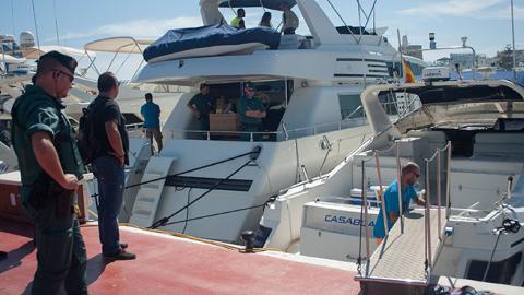 Members of the Spanish Guardia Civil during a raid targeting the Russian mafia in the southern resort of Marbella, September 26, 2017 (JORGE GUERRERO/AFP/Getty Images)