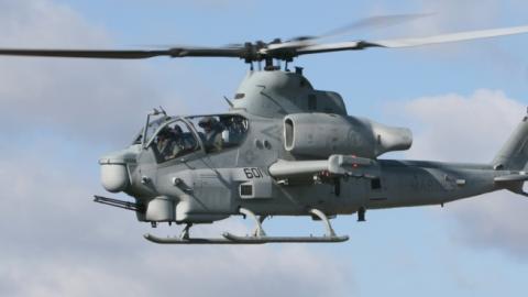 U.S. Marine Corps pilots from Marine Light Attack Helicopter Training Squadron 303, Marine Aircraft Group 39, 3rd Marine Aircraft Wing maneuver a AH-1Z Viper, Marine Corps Base Camp Pendleton, California (USA), December 19, 2008. (Wikimedia)