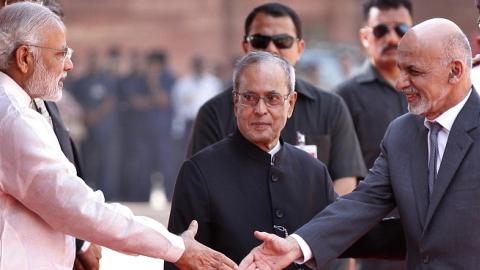 Afghanistan President Mohammad Ashraf Ghani greeted by Prime Minisyer Narendra Modi and President Pranab Mukherjee on April 28, 2015 in New Delhi, India. (Arvind Yadav/Hindustan Times via Getty Images)