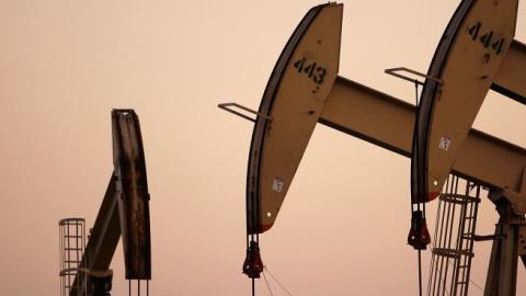 Oil rigs extract petroleum on April 25, 2008 in the Los Angeles area community of Culver City, California. (David McNew/Getty Images)