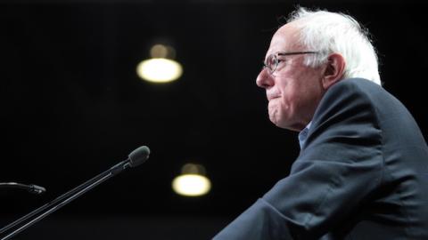 U.S. Senator Bernie Sanders speaking of Vermont at a town meeting at the Phoenix Convention Center in Phoenix, Arizona, July 18, 2015. (Gage Skidmore/Flickr)