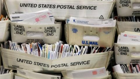 U.S. Post Office sort center in San Francisco, California, December 15, 2008. (Justin Sullivan/Getty Images)
