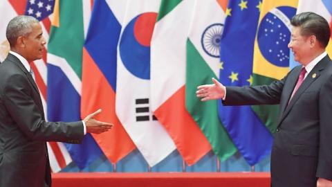 China's President Xi Jinping (R) with US President Barack Obama in Hangzhou on September 4, 2016. (GREG BAKER/AFP/Getty Images)