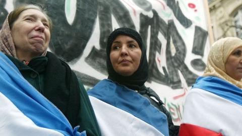 Muslim women demonstrating on January 17, 2004 in Paris, France. (Pascal Le Segretain/Getty Images)