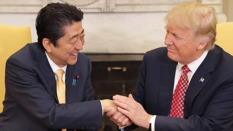 U.S. President Donald Trump (R) and Japanese Prime Minister Shinzo Abe in the Oval Office at the White House February 10, 2017 in Washington, DC. (Chip Somodevilla/Getty Images)