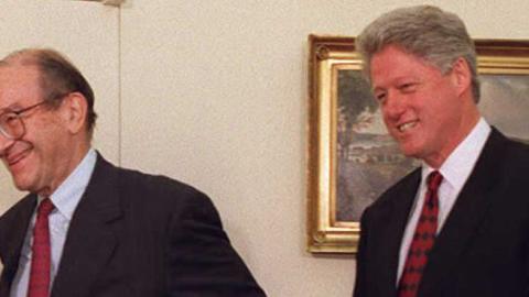 Federal Reserve Board Chairman Alan Greenspan (L) with President Bill Clinton, February 22, 1996 (JIM COLBURN/AFP/Getty Images)