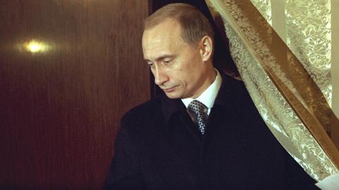 Vladimir Putin casts his vote in the 1999 Duma election, December 19, 1999 (Antoine GYORI/Sygma via Getty Images)