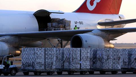 USAID supplies unloaded in Arbil, Kurdistan, September 2, 2014 (SAFIN HAMED/Getty Images)