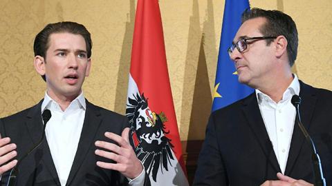 Austrian chancellor Sebastian Kurz and Freedom Party Chairman Heinz-Christian Strache give a joint press conference in Vienna, October 25, 2017 (HELMUT FOHRINGER/AFP/Getty Images)