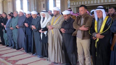 Iraqi Sunni Muslim worshippers attend Friday prayer at the Dawla mosque in the city of Ramadi, February 5, 2016 (MOADH AL-DULAIMI/AFP/Getty Images)