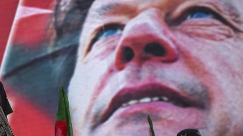 Punjab police commandos in front of stage prior to Imran Khan campaign rally, May 5, 2013 (Daniel Berehulak/Getty Images)