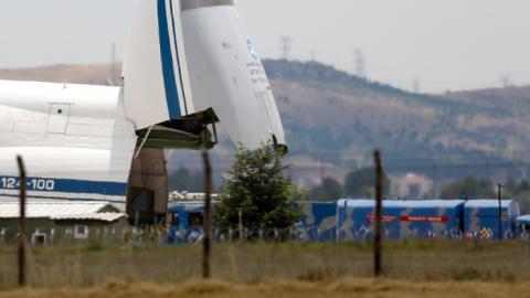 Cargo is unloaded from a Russian AN-124 cargo plane transporting parts of the S-400 air defence system from Russia, after it landed at Murted Airfield on July 12, 2019 in Ankara, Turkey. (Mustafa Kirazli/Getty Images)