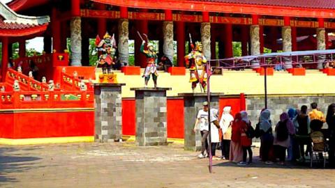 Sam Poo Kong temple. Photo by Paul Marshall