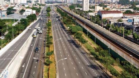 Not much traffic on Radial Leste Avenue in São Paulo, Brazil, April 21.