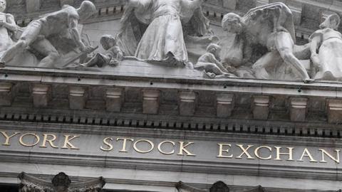 The New York Stock Exchange stands in lower Manhattan on April 15, 2021 in New York City.  (Photo by Spencer Platt/Getty Images)