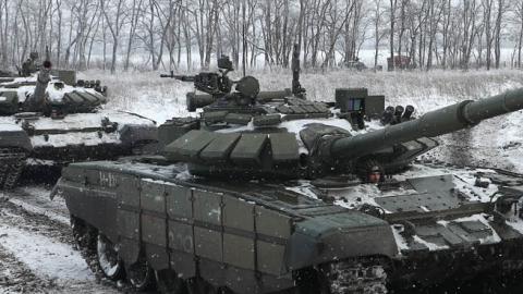 T-72B3 tanks of the Russian Southern Military District's 150th Rifle Division take part in a military exercise at Kadamovsky Range. (Photo by Erik Romanenko\TASS via Getty Images)