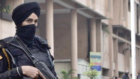 Heavy security arrangements deployed at the entrance of the Mini Secretariat on December 24, 2021 in Ludhiana, India, following a bomb attack by Sikh separatists. (Photo by Gurpreet Singh/Hindustan Times via Getty Images)