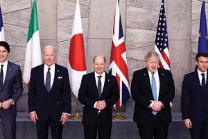 On March 24, 2022 in Brussels, Belgium, G7 leaders pose for a photo during a NATO summit on Russia's invasion of Ukraine. (Getty Images)