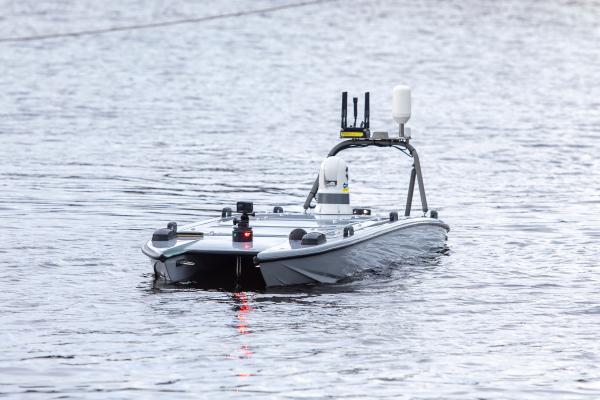 A MARTAC MANTAS T12 uncrewed surface vessel during a speed and handling demonstration during Exercise Autonomous Warrior 2022 in the waters of Jervis Bay Territory. (Australian Government Department of Defence)