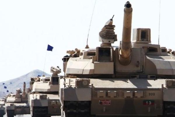 Leclerc tanks of the Saudi-led coalition are deployed in the coastal district of Dhubab on January 7, 2017, during a military operation against Shiite Huthi rebels and their allies. (SALEH AL-OBEIDI/AFP/Getty Images)