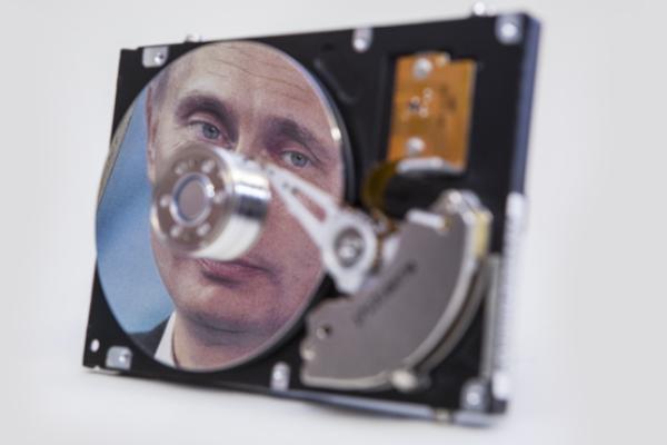 A computer hard drive showing the portrait of Russian President Putin (Ulrich Baumgarten/Getty Images)