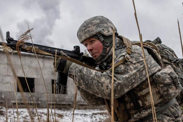 A civilian participates in a Kyiv Territorial Defense unit training session on January 29, 2022, in Kyiv, Ukraine. (Getty Images)