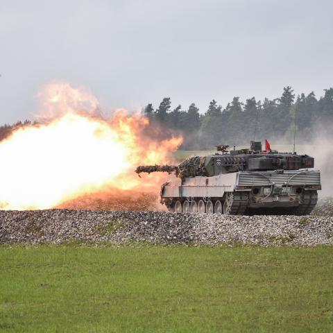 leopard main battle tank germany ukraine bloomberg