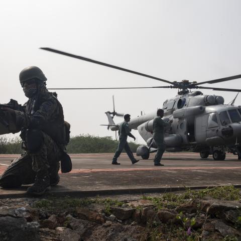 An Indian Sea King Helicopter arrives at Kakinada Beach, India, carrying casualties during Tiger TRIUMPH on November 20, 2019. (Armando Elizalde via DVIDS)