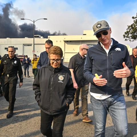 Los Angeles Mayor Karen Bass chats with California Governor Gavin Newsom on Wednesday, January 8, 2025, in Pacific Palisades, CA. (Jeff Gritchen/MediaNews Group/Orange County Register via Getty Images)
