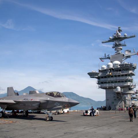The aircraft carrier USS George Washington arrives in Da Nang, Vietnam, for a scheduled port visit on July 30, 2026. (US Navy)