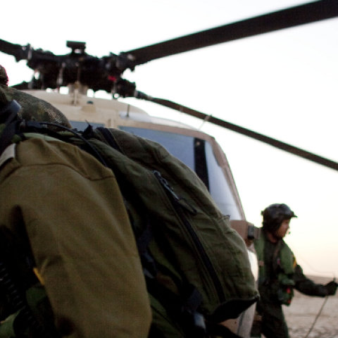 Israeli paratroopers, December 28, 2010 in Negev desert near Beer Sheva, Israel (Uriel Sinai/Getty Images)