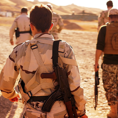 Kurdish soldiers with the Peshmerga keep guard near the frontline with Sunni militants on June 25, 2014 on the outskirts of Kirkuk, Iraq.(Spencer Platt/Getty Images)