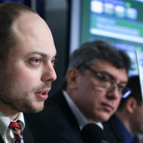 Vladimir Kara-Murza (L) during a news conference on 'Corruption and Abuse in Sochi Olympics' January 30, 2014 at the National Press Club in Washington, DC. (Alex Wong/Getty Images)